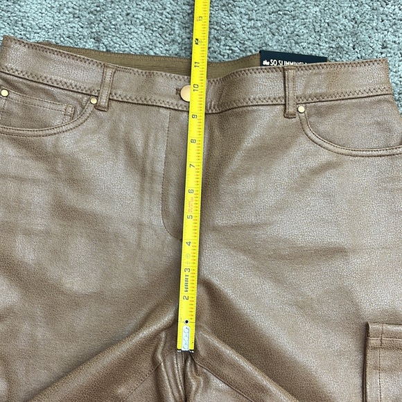 NWT Chico’s 1.5 Short Slimming Peyton Brown Faux Leather Stretch Slim Leg Pant - Picture 10 of 11